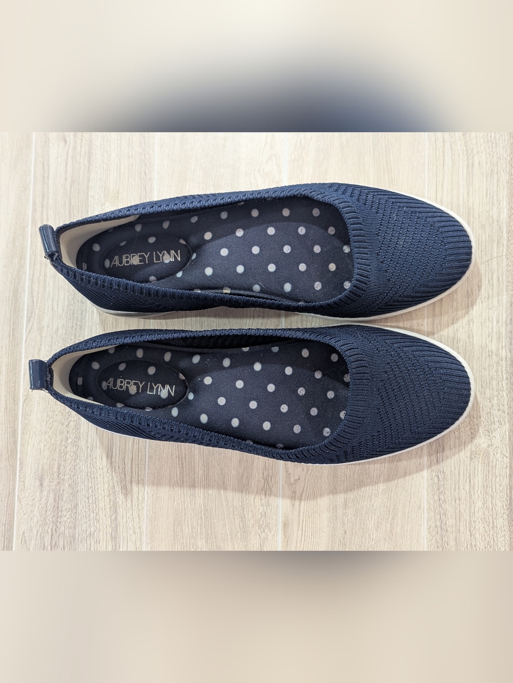 Aubrey Lynn Navy Blue Knit White Mem Foam Slip On Shoes size 6.5 *GUC